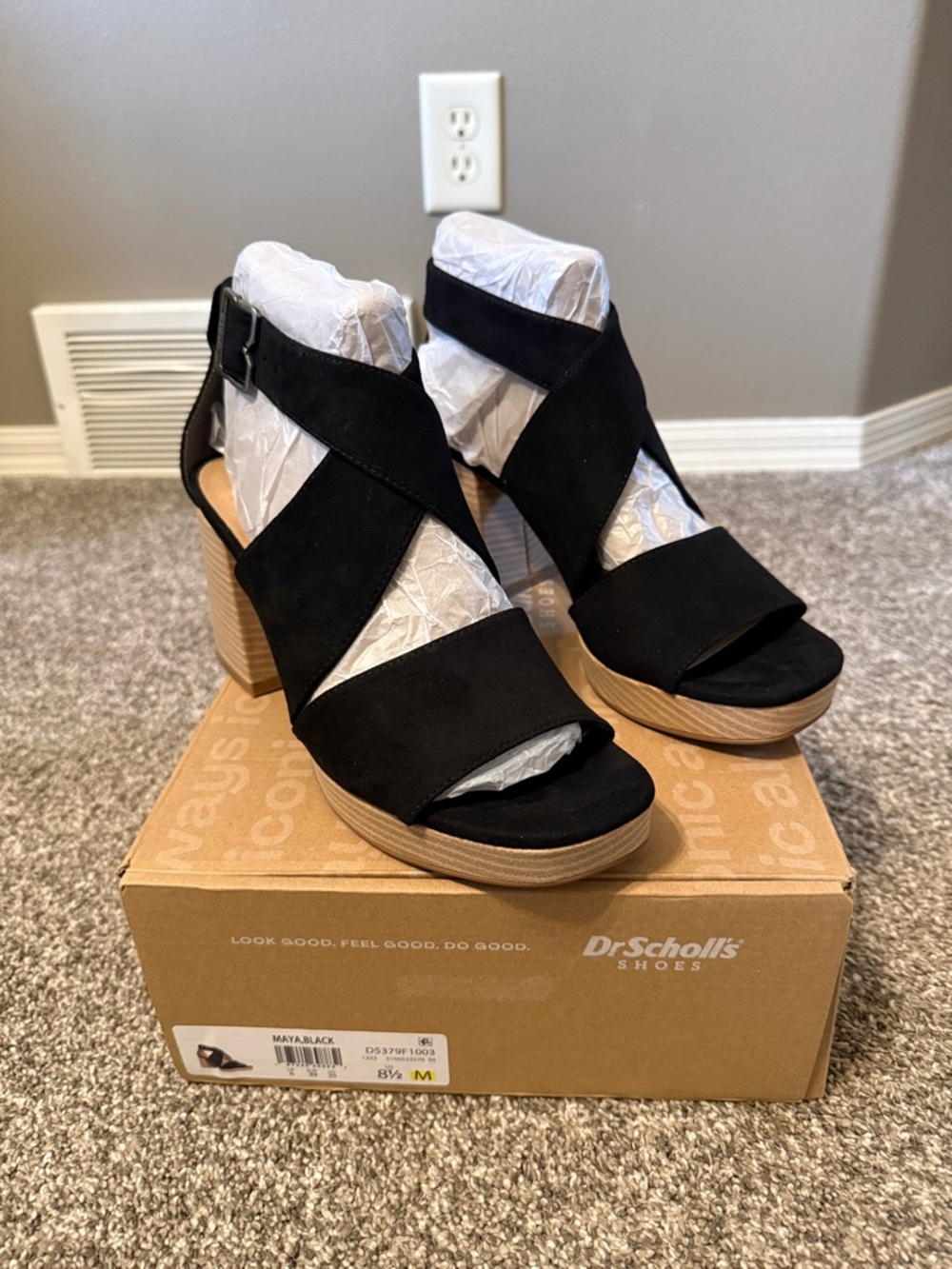 Dr. Scholl's Maya Black Cross-Strap Sandals
